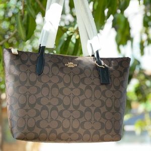 COACH ZIP TOTE BAG